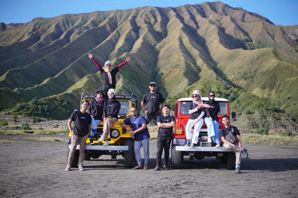 Jeep Bromo Corporate Trip untuk Gathering Kantor: Panduan Mengatur Rombongan